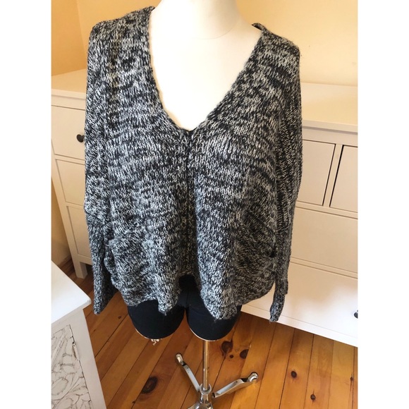 Sweater - Picture 4 of 6